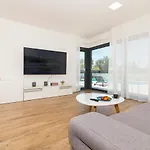 Abelia Villa